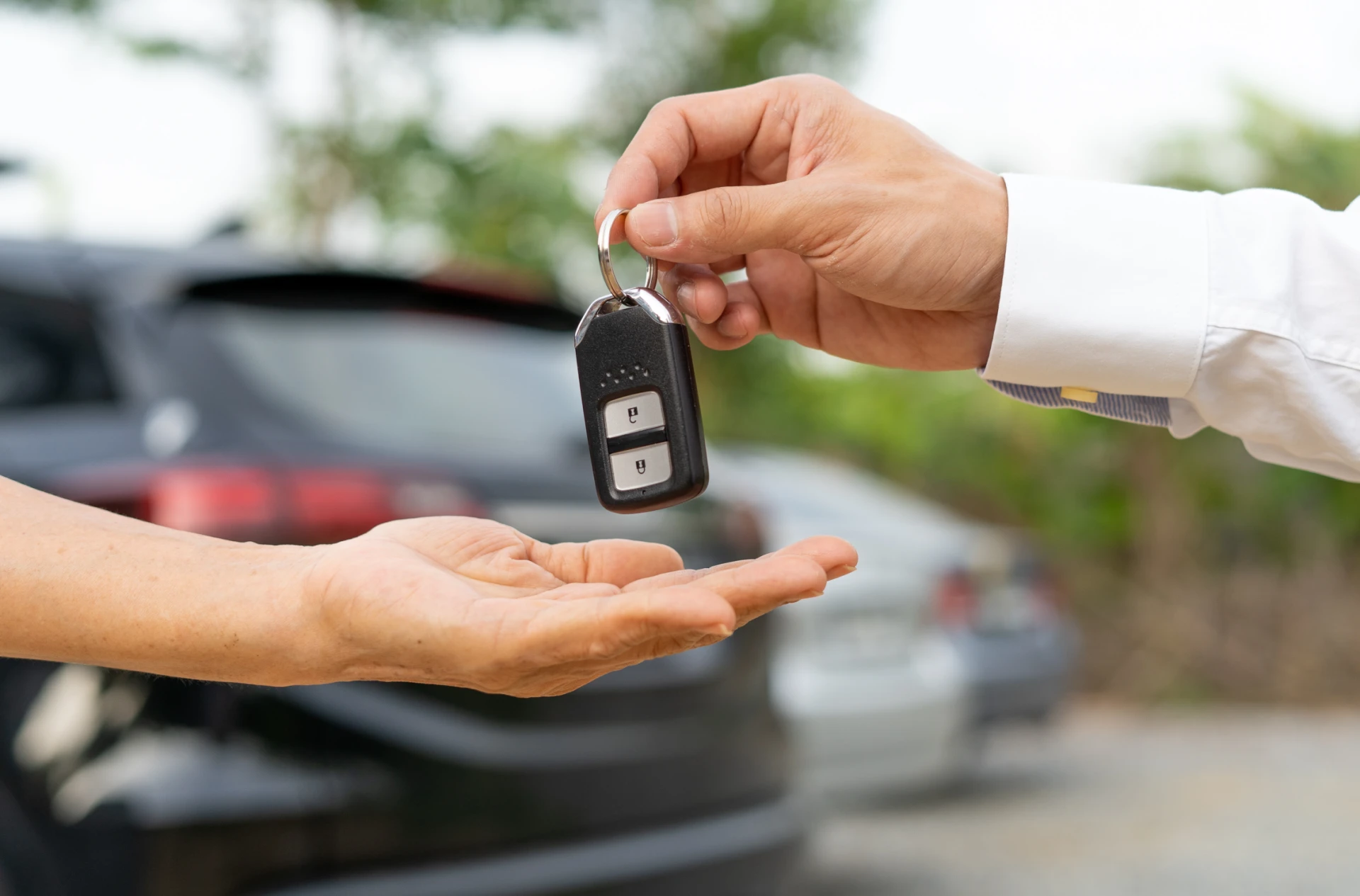 A new era in car rental: fast, paperless service with electronic signatures